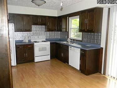 4th image of 6161 Howland St