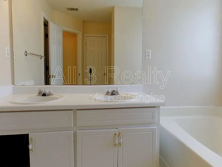 133 Harbour Lake Dr — Photo 14