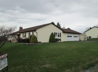 15 Maple Ln, Myerstown, PA 17067