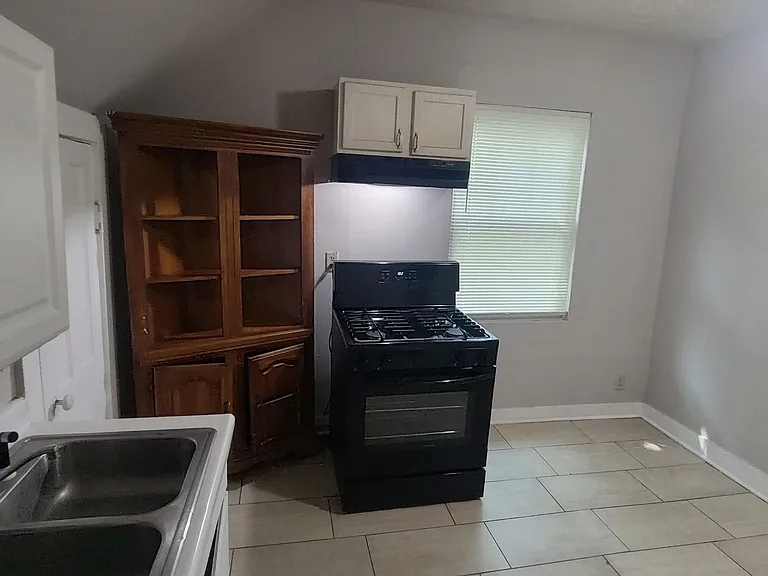 1115 Dorcas St — Photo 16