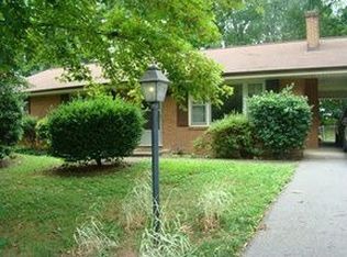 5948 Plantation Rd, Roanoke, VA 24019