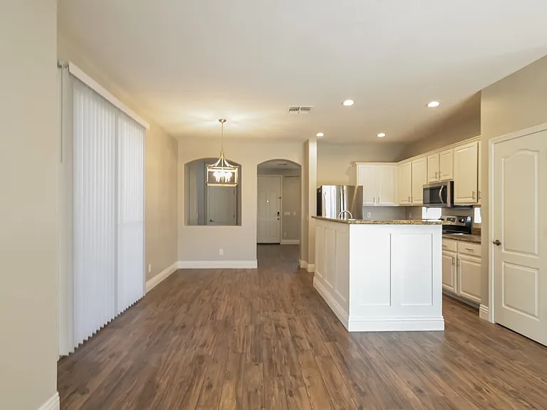 4237 E Santa Fe Ln — Photo 8