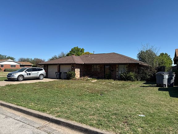 2nd image of 5727 NW Chestnut Ln