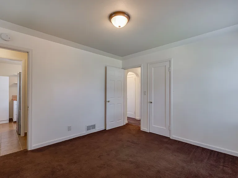1504 W Kiernan Ave — Photo 16