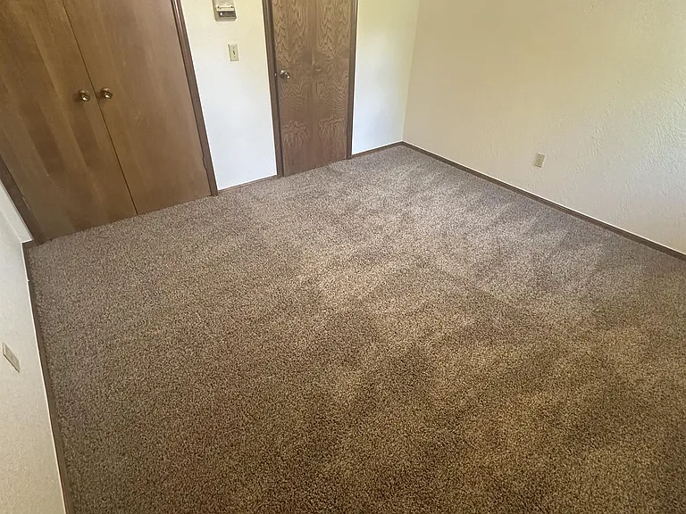 3612 N Drexel Blvd — Photo 28