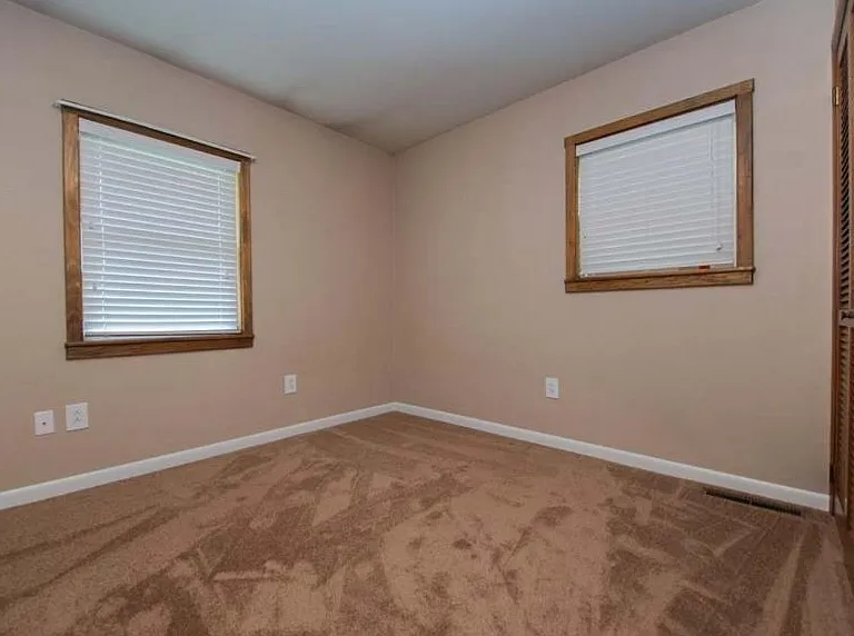 1108 Glendale St — Photo 7