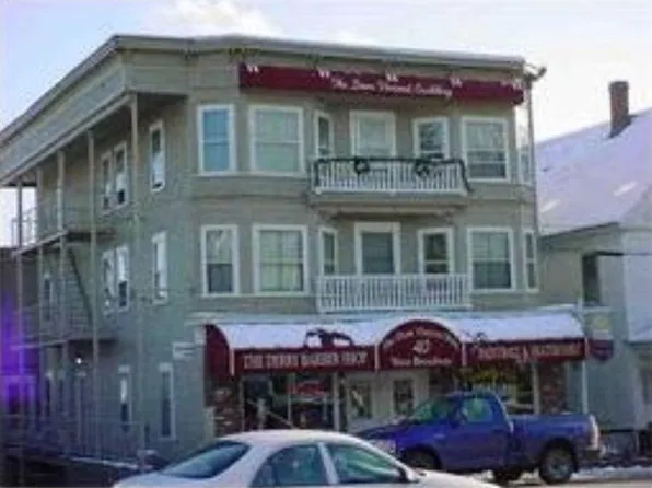 40 W Broadway APT 2, Derry, NH 03038