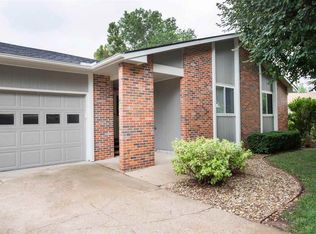 2104 Laurel Point, Manhattan, KS 66503