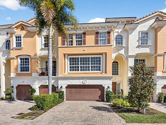 3rd image of 5530 NE Trieste Terrace