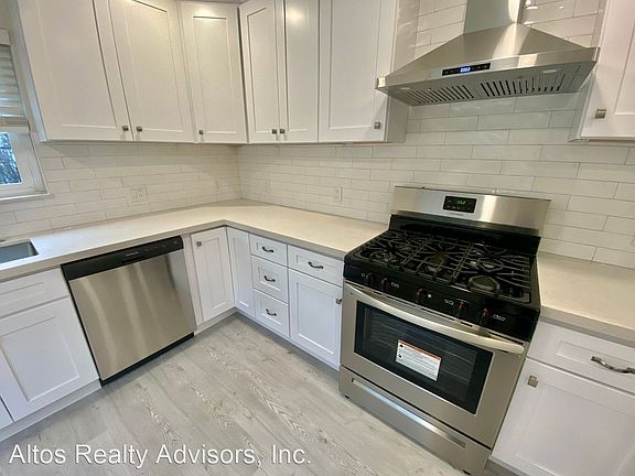 5th image of 848 Park Dr #4