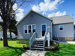4139 N Shore Dr, Menominee, MI 49858