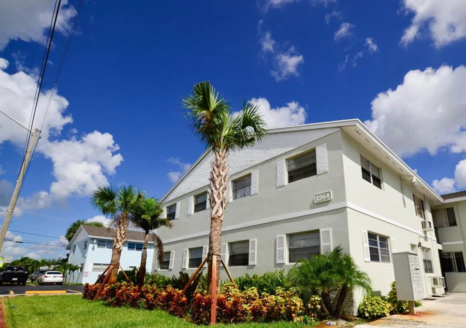 Blue Heron Apartments Large 1 & 2 Bedroom Apartments Walk To Blue Ribbon Schools, Bus Stops, Loca... — Photo 1