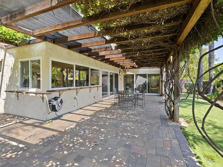 4501 Regents Ct — Photo 46