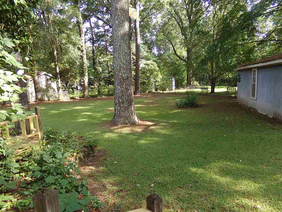 2nd image of 559 Daniel Cir