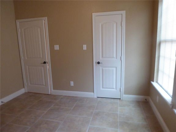 3rd image of 1028 Granite Ln