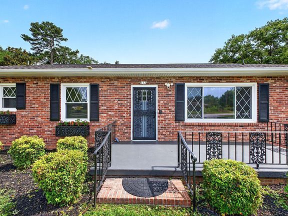 3rd image of 117 Rangeview Cir