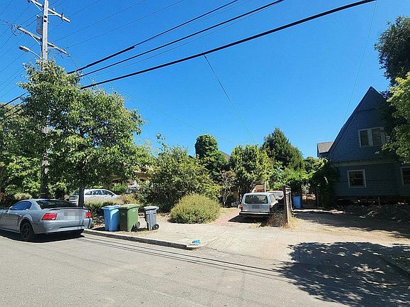 2nd image of 2742 Webster St