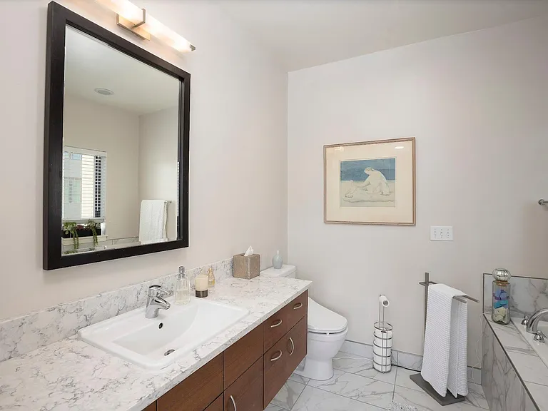 2038 NW 16th Ave — Photo 16