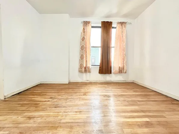 1677 President Street image 3 of 11