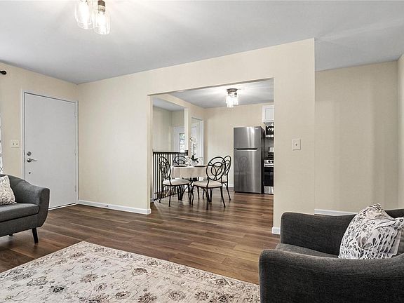 4th image of 2455 Jenkee Dr