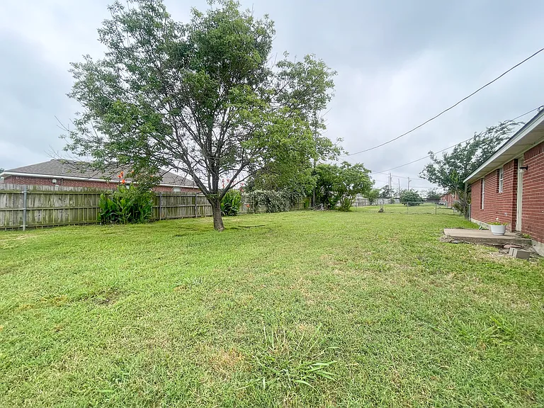180 Spring Water Ln — Photo 17
