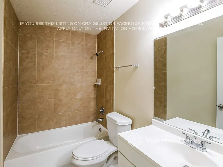 9337 NW 55th St — Photo 15