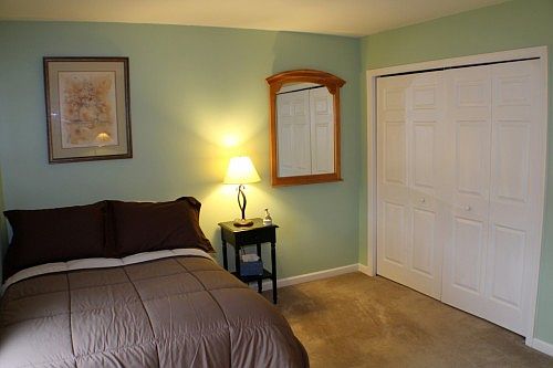 3rd image of 131 Hillside Cir