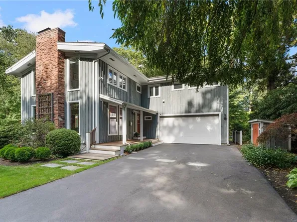 11 Half Mile Rd, Barrington, RI 02806