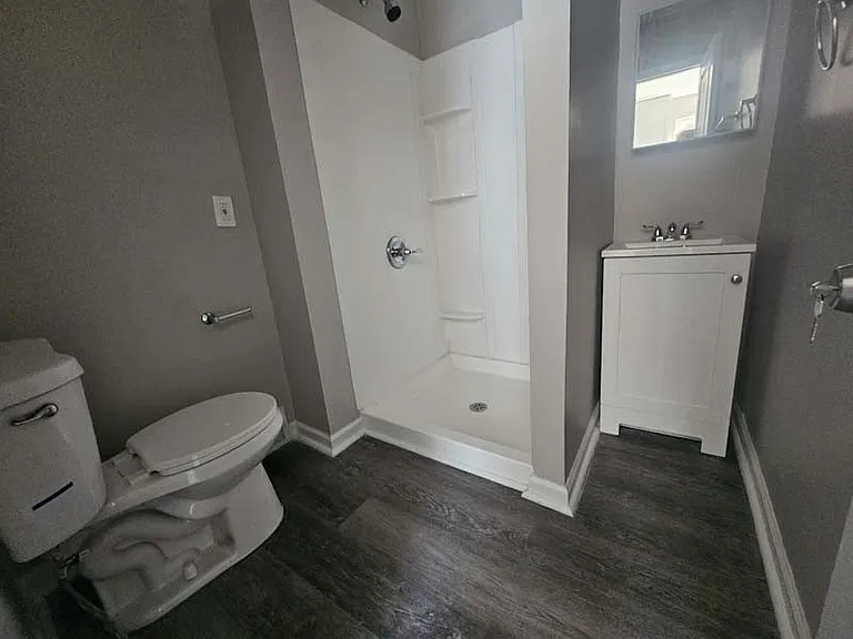 250 Anderson Ave — Photo 8