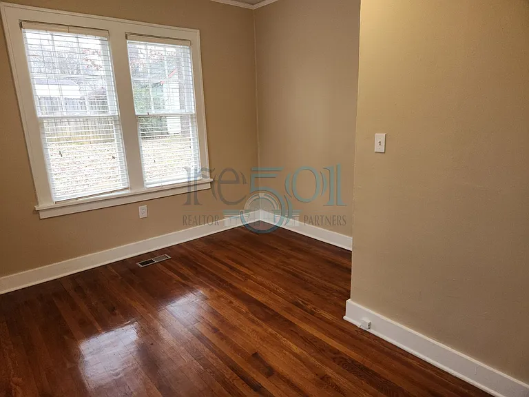 119 N Monroe St — Photo 42