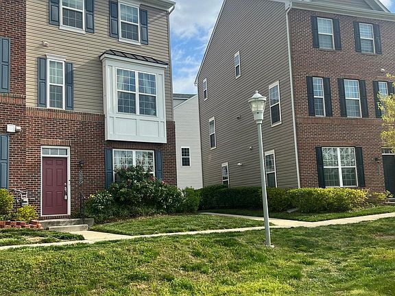5th image of 3507 Woodlake Dr Unit 45