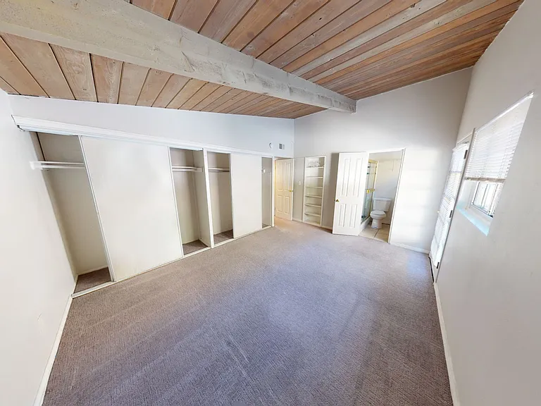 5075 Chaparral Way — Photo 8