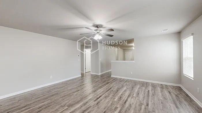 814 Kent Dr — Photo 4