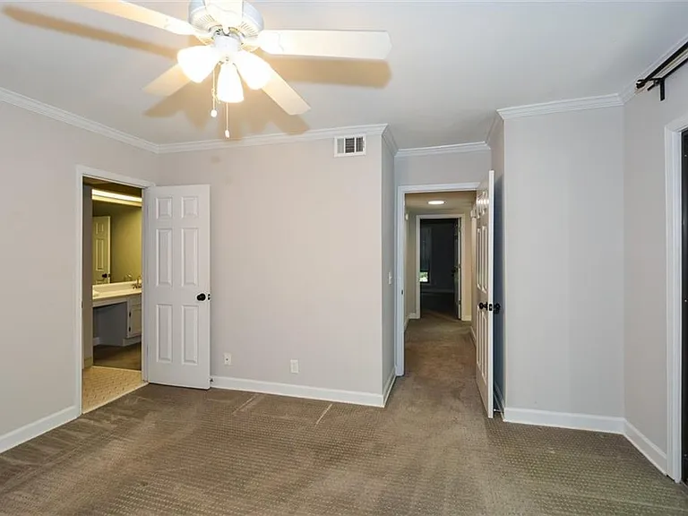 607 Lismore SE — Photo 27