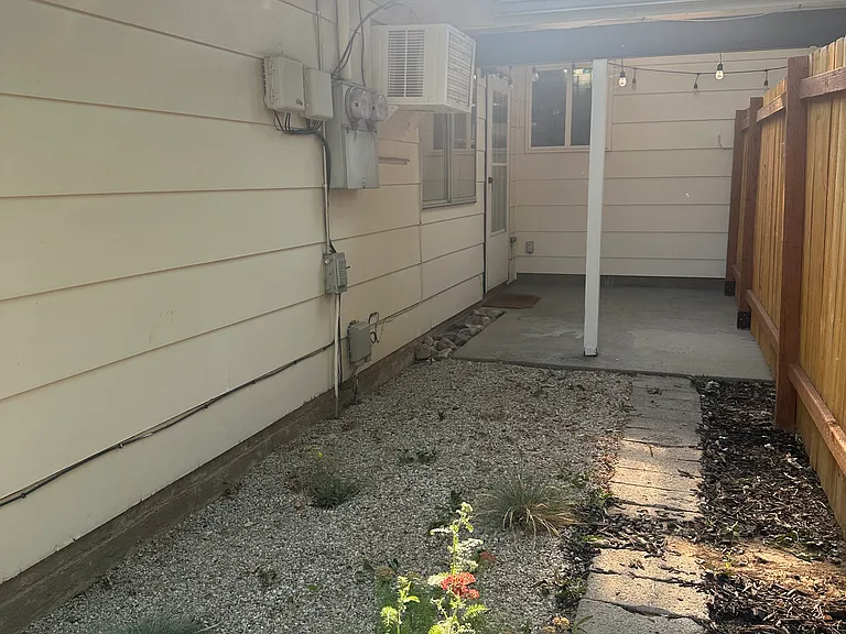 624 S Lawrence Ave #B — Photo 8