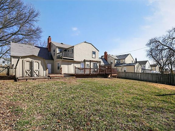 4th image of 8016 Holmes Rd