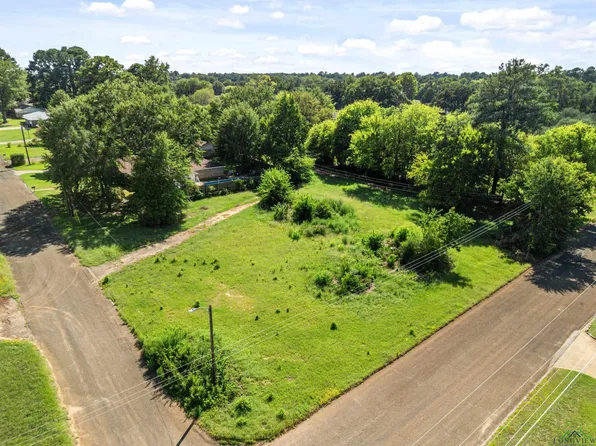 401 Dawn St, Longview, TX 75604