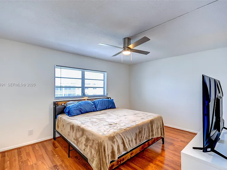 301 NE 14th Ave #702 — Photo 20