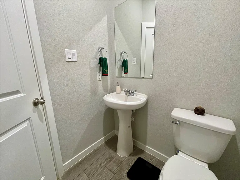 4334 Hemlock Grove Ln — Photo 16