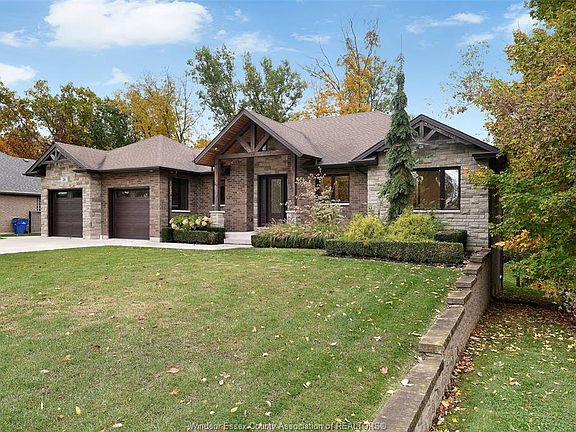 2nd image of 26 Two Creeks Ln