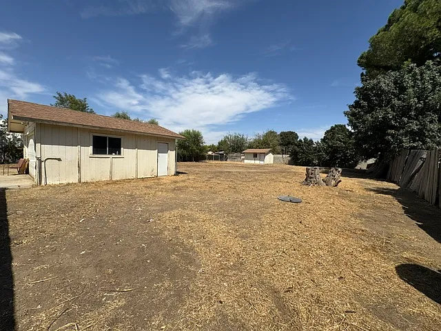 2 bed, 858 sqft, $1,950 — Photo 3