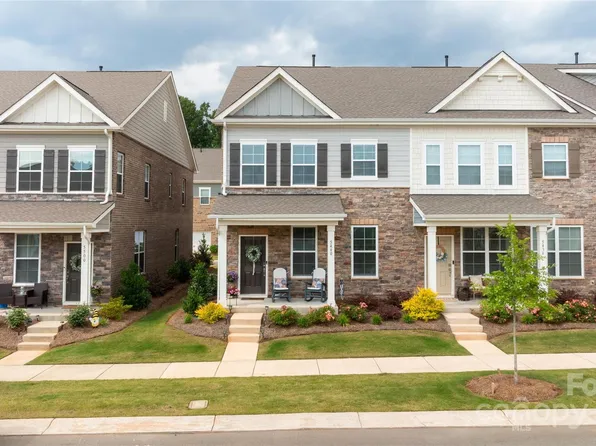 5440 Kings Ridge Dr, Charlotte, NC 28217