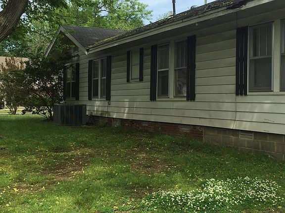 5th image of 220 E L St