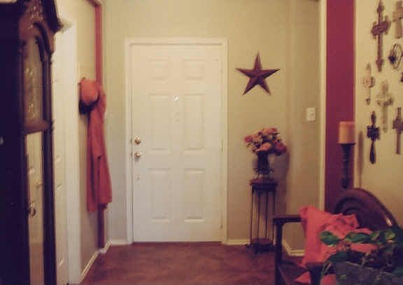 2nd image of 514 Pin Oak Ln