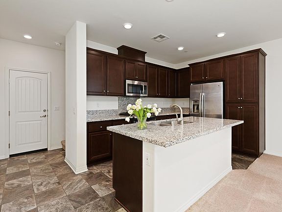5th image of 40395 Calle Real #1