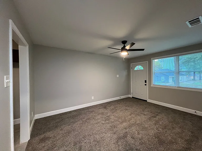 3026 Waynoka Ave — Photo 3