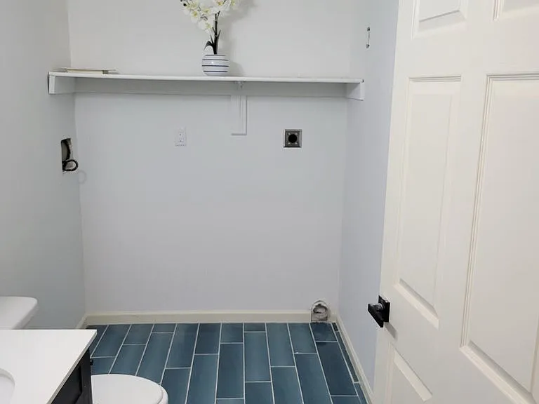 2129 Bolling Ave — Photo 9