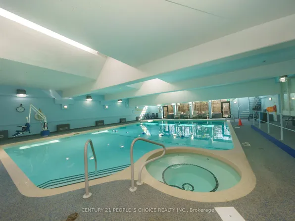 1905 Pilgrims Way #506, Oakville, ON L6M 2X2