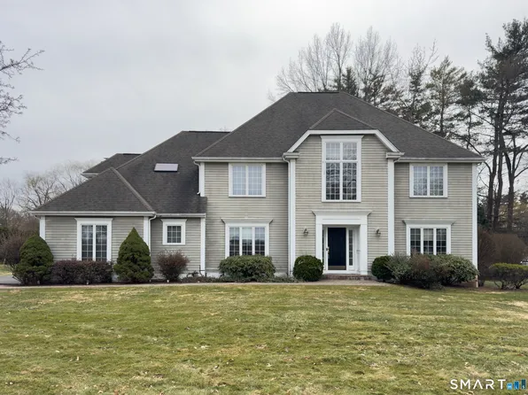 4 Buckingham Ln, West Hartford, CT 06117