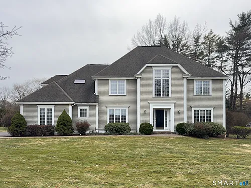 4 Buckingham Ln Photo 1